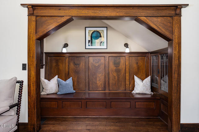 Detail Gallery Image 11 of 60 For 1361 Ridge Way, Pasadena,  CA 91106 - 5 Beds | 4/2 Baths