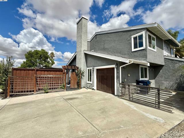 1817 Bluebell Dr, Livermore CA: https://media.crmls.org/mediaz/2d194d6b-6a32-477f-9f5a-1851cc687b42.jpg