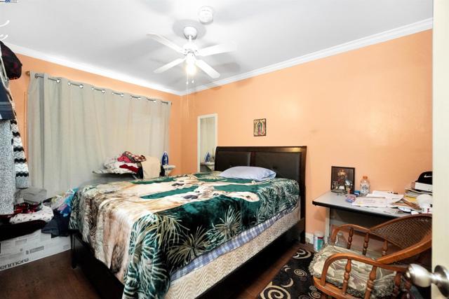 6133 Seminary Ave, Oakland CA: https://media.crmls.org/mediaz/2d19d1ab-afa0-4431-a76e-e78a93e35eaf.jpg