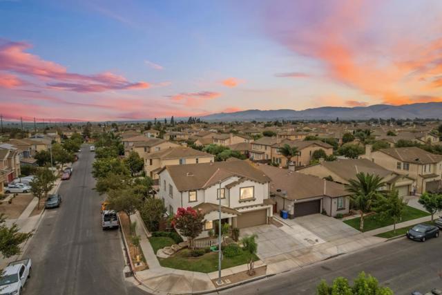 209 Sirrah Way, Greenfield CA: https://media.crmls.org/mediaz/2d19e749-e6eb-44e3-b66a-fb6f48ab882d.jpg