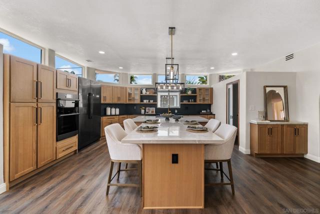 5150 Bristol Road, San Diego CA: https://media.crmls.org/mediaz/2d1a9fa1-025f-40b5-8a74-5cb1fd5253a0.jpg