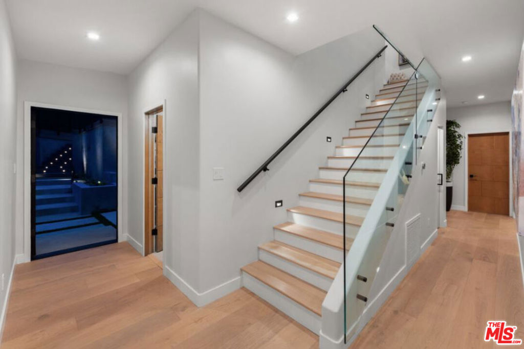 MLS #25618899 image #17