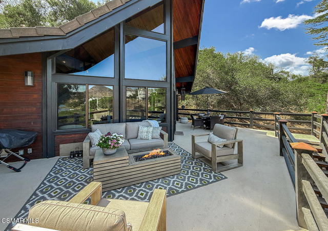 123 Lake Sherwood Drive, Lake Sherwood CA: https://media.crmls.org/mediaz/2d1b542c-9335-4145-924a-bbecc418d04e.jpg
