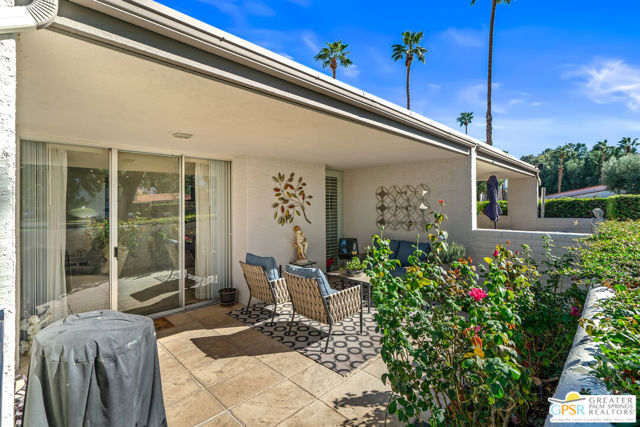 2522 N Whitewater Club Drive #D, Palm Springs, CA 92262