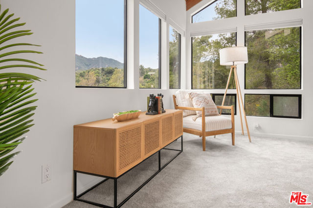 1639 Oak Drive, Topanga CA: https://media.crmls.org/mediaz/2d1cba3d-0ab0-4543-99c8-34965a5af57b.jpg