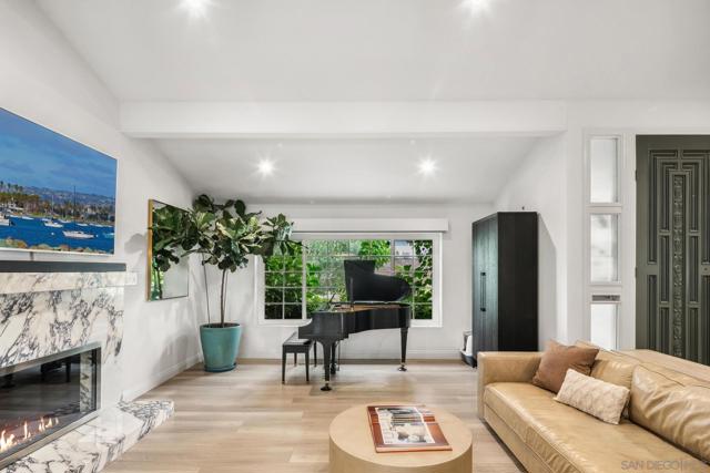 8590 Cliffridge Ave, La Jolla CA: https://media.crmls.org/mediaz/2d1cec15-2c48-4155-b5e5-32223a703edb.jpg
