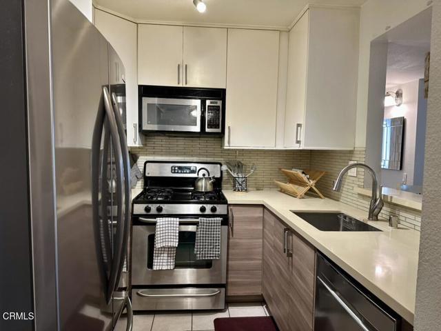 Detail Gallery Image 6 of 28 For 355 N Maple St #131,  Burbank,  CA 91505 - 1 Beds | 1 Baths