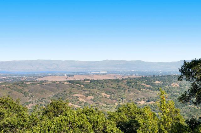 168 Sunrise Drive, Woodside CA: https://media.crmls.org/mediaz/2d1d76a9-b65b-4c85-be98-d0e6869215ec.jpg