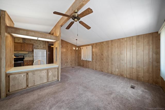 975 California St, Calimesa CA: https://media.crmls.org/mediaz/2d1dc627-7ea1-455e-80b7-958c90e11c2f.jpg