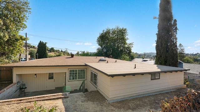 Detail Gallery Image 2 of 42 For 9318 Campo Rd, Spring Valley,  CA 91977 - 3 Beds | 2 Baths