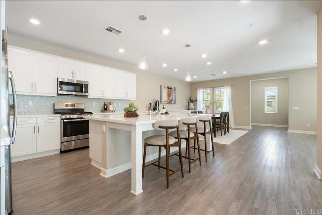 Detail Gallery Image 13 of 51 For 21644 Long Trot Dr, Escondido,  CA 92029 - 4 Beds | 3 Baths