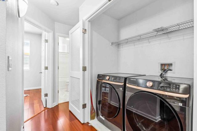 40742 Greystone Ter, Fremont CA: https://media.crmls.org/mediaz/2d1e368d-7f9a-4ec4-a5ea-68fa03e44a89.jpg