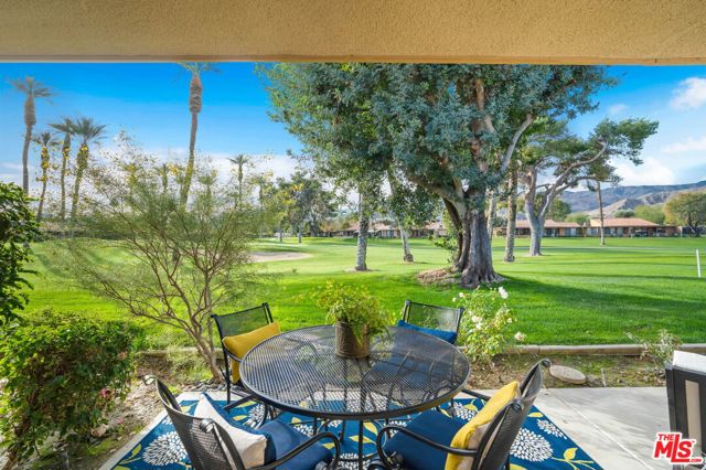 60 La Ronda Drive, Rancho Mirage CA: https://media.crmls.org/mediaz/2d1e3bfc-6e11-47e7-b5dd-5aea700b3407.jpg