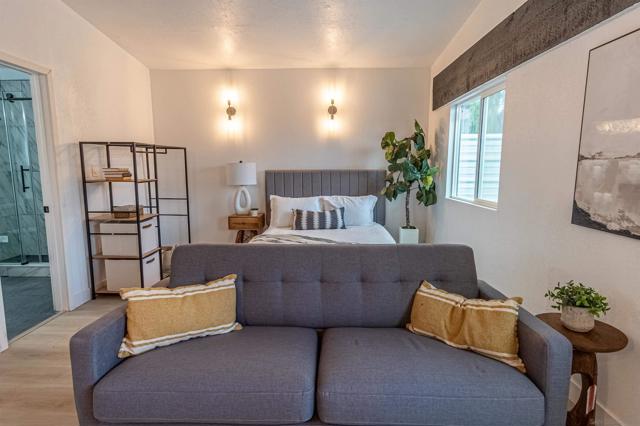 2813 15 46Th St, San Diego CA: https://media.crmls.org/mediaz/2d1e64d2-22b9-4bbe-af4c-a15eb491b796.jpg