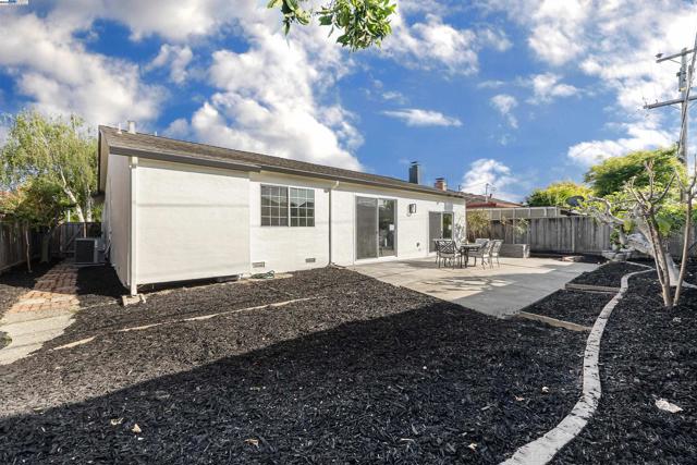 4349 La Cosa Ave, Fremont CA: https://media.crmls.org/mediaz/2d1e9511-9aa4-4d88-ae78-bf3322ef6dd4.jpg