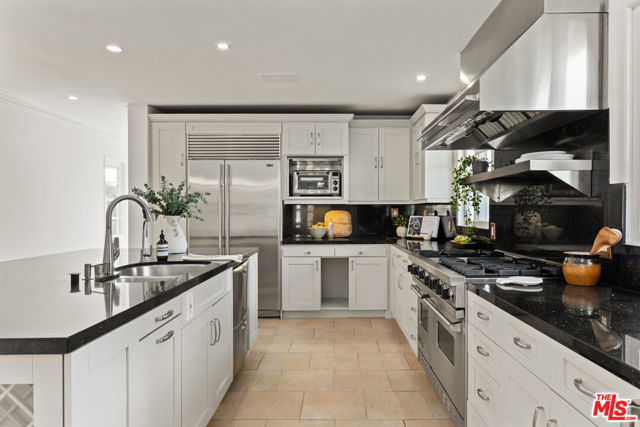 1741 Pier Avenue, Santa Monica CA: https://media.crmls.org/mediaz/2d1f5d9f-e045-441b-bc4d-a00b1ed21f13.jpg