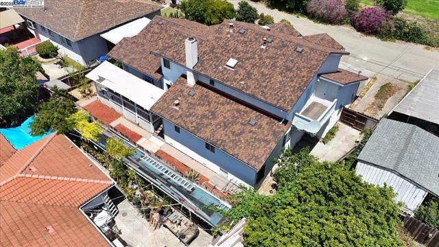 4095 Robin Ln, Castro Valley CA: https://media.crmls.org/mediaz/2d1fd149-7c6f-4cc5-bf99-a0a9c67949c4.jpg