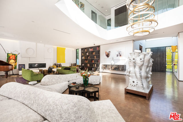 Image 28 of 53 For 809 Rexford Drive