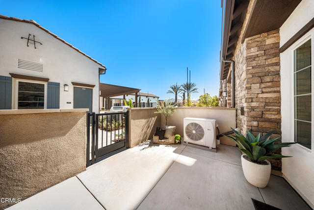 2852 Via Descanso, Camarillo CA: https://media.crmls.org/mediaz/2d203e65-c70d-4262-a4a2-6d7781190971.jpg