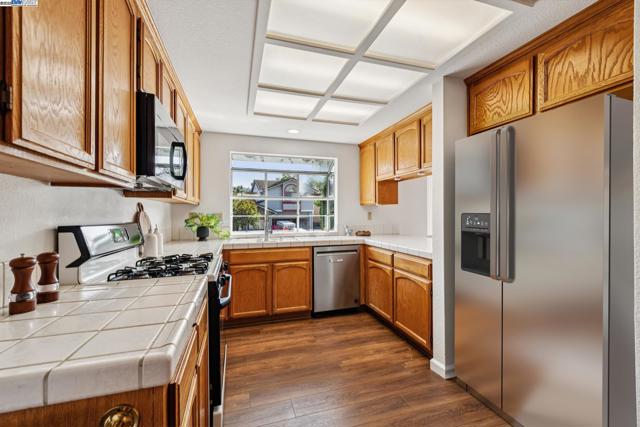 4415 Folsom Dr, Antioch CA: https://media.crmls.org/mediaz/2d206737-fff4-47f5-a136-fcc5ed8265d2.jpg