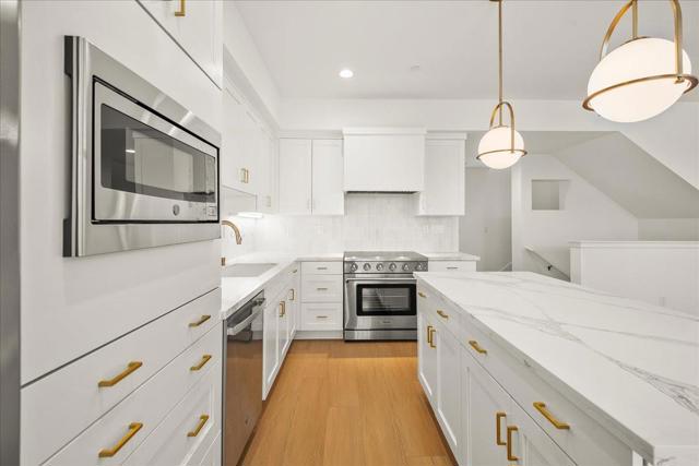 224 Carroll Street, Sunnyvale CA: https://media.crmls.org/mediaz/2d2091ec-5a90-4fb4-8fd0-5fcf50e267ea.jpg