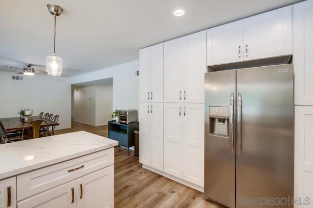 16820 Orchard Bend Rd, Poway CA: https://media.crmls.org/mediaz/2d2105c8-d80d-42f7-a5d2-eca6bd2babc0.jpg