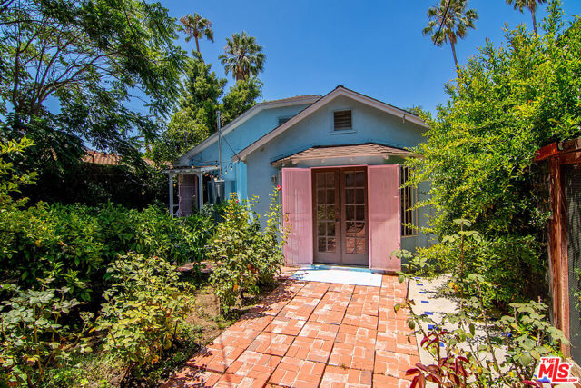 720 N Ogden Drive, Los Angeles CA: https://media.crmls.org/mediaz/2d2163c3-f6eb-4853-a5b5-bfff33230fd8.jpg