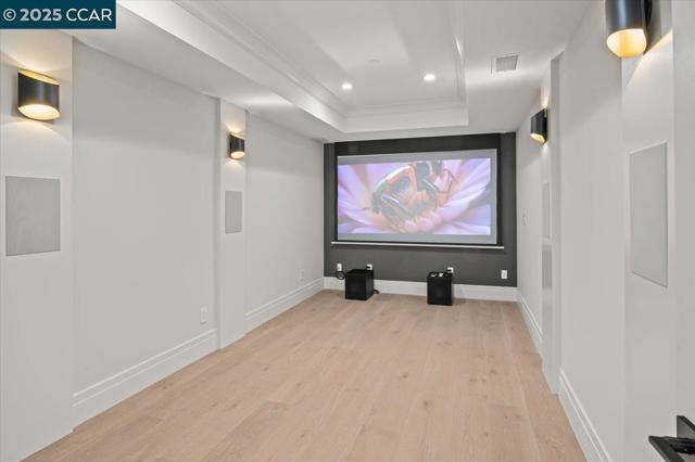 74 Middlefield Rd, Atherton CA: https://media.crmls.org/mediaz/2d219e24-5bee-406b-9431-e029f3a1c39b.jpg