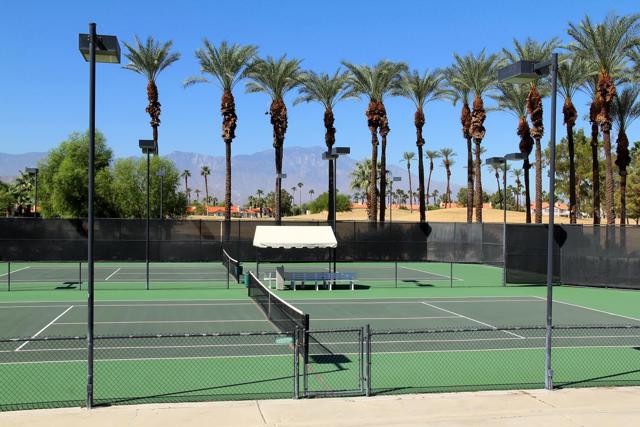 182 Desert Falls Circle, Palm Desert CA: https://media.crmls.org/mediaz/2d21e107-e606-4456-85b1-1a82291cfd7d.jpg
