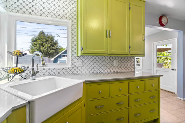 5523 Graywood Avenue, Lakewood CA: https://media.crmls.org/mediaz/2d21f167-606a-409b-90d8-f7b82c602e0f.jpg