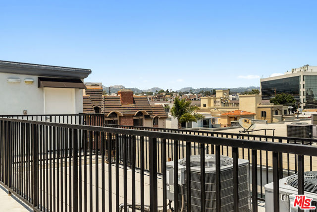 11826 Dorothy Street, Los Angeles CA: https://media.crmls.org/mediaz/2d22f11b-8f86-4574-ba33-b701fde666c2.jpg