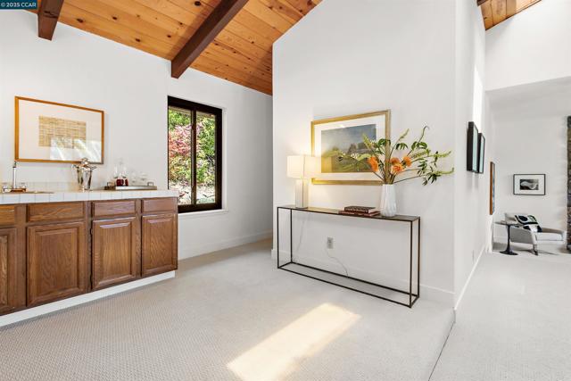 220 Devonshire Ct, Pleasant Hill CA: https://media.crmls.org/mediaz/2d238939-7952-4848-b811-dc889f490013.jpg