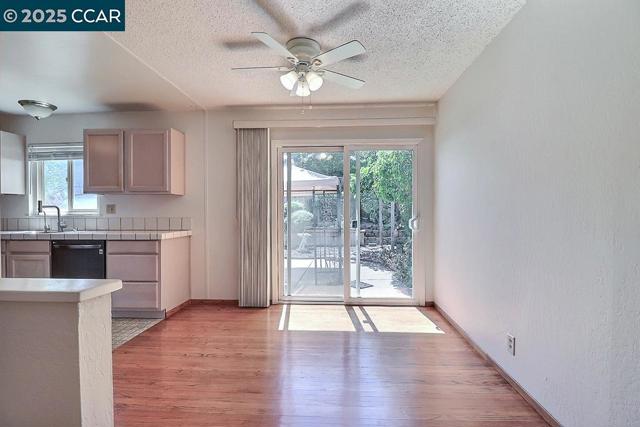 2465 Buena Vista Ave, Walnut Creek CA: https://media.crmls.org/mediaz/2d240d10-f16b-42a9-8e3e-a40912ea89be.jpg
