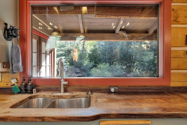 3131 Pera Alta Dr, Julian CA: https://media.crmls.org/mediaz/2d24a873-f7dc-443b-9ac4-64005b5b1d80.jpg