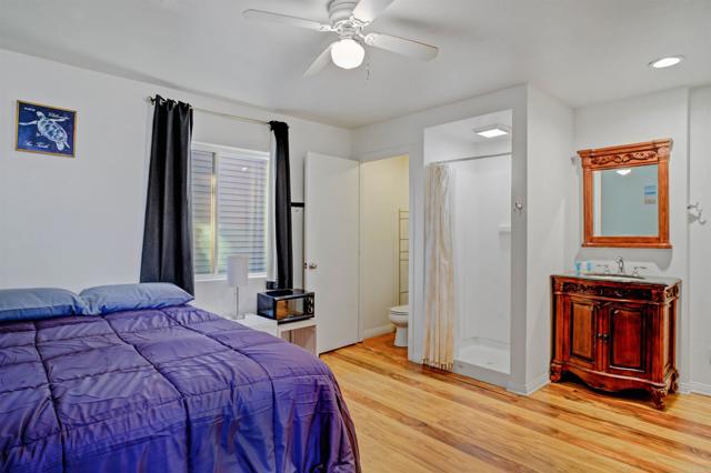 Detail Gallery Image 3 of 3 For 3715 Mission Bld #11,  –,  CA 92109 - 1 Beds | 1 Baths