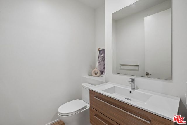 2215 5th Street, B photo 18
