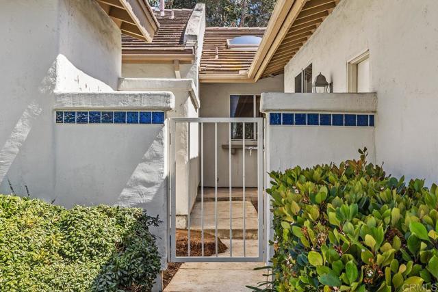 Detail Gallery Image 3 of 38 For 4849 Flying  Cloud Way, Carlsbad,  CA 92008 - 2 Beds | 2 Baths