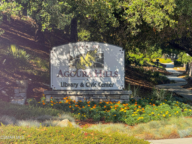 5426 Cedarhaven Drive, Agoura Hills CA: https://media.crmls.org/mediaz/2d25eccf-54a0-45f5-b87f-966b376cdc78.jpg