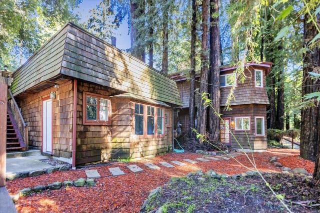 695 Creek Drive, Boulder Creek CA: https://media.crmls.org/mediaz/2d261236-a7f5-49aa-a7a9-29c258938e6f.jpg