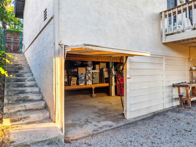 17924 Saint Andrews Dr, Poway CA: https://media.crmls.org/mediaz/2d2665c5-565f-429f-815b-6aed6f535fa3.jpg