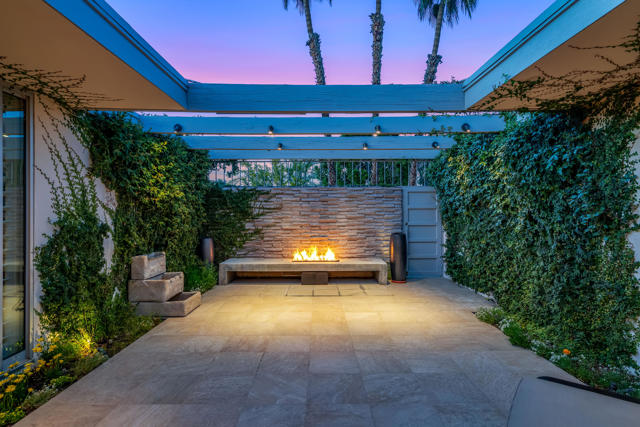 72205 El Paseo, Palm Desert CA: https://media.crmls.org/mediaz/2d2695dd-c226-49fe-bd9a-8824b41915f5.jpg