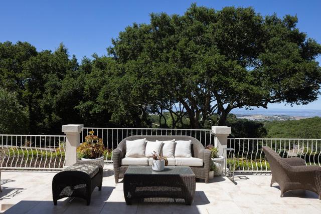 26048 Paseo Del Sur, Monterey CA: https://media.crmls.org/mediaz/2d26a7d0-a3f2-4717-805d-a1de1d4358d3.jpg