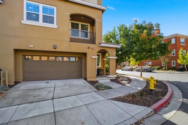 5724 Pandorea Terrace, Newark CA: https://media.crmls.org/mediaz/2d276023-4117-41c3-b51e-8e2ca2744db0.jpg
