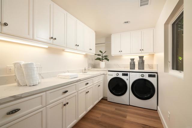 1876 Little Street, La Jolla CA: https://media.crmls.org/mediaz/2d27cf1e-4f53-441d-a431-bf751ce0f81d.jpg