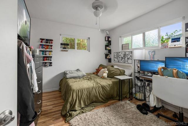 1679 81 Chalcedony St, San Diego CA: https://media.crmls.org/mediaz/2d27d538-0f5a-427e-a4fd-7c8679066749.jpg