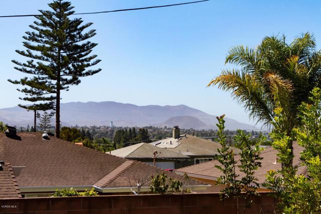 60 Natalie Way, Camarillo CA: https://media.crmls.org/mediaz/2d28458b-5284-4b4b-b232-0ada37df8191.jpg