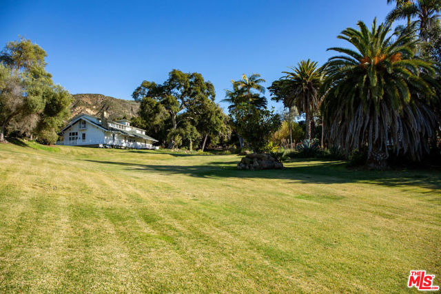 1835 Santa Monica Road, Carpinteria CA: https://media.crmls.org/mediaz/2d289039-9b17-4ae8-bd25-ca47ea5b00f6.jpg