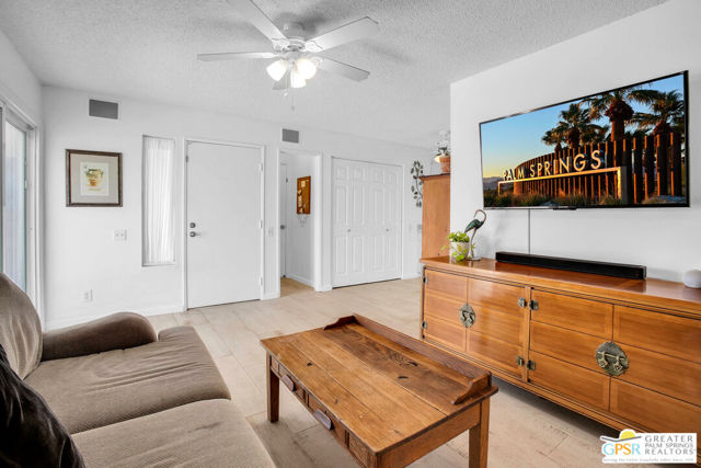 1310 Sunflower Circle, Palm Springs, California 92262, 2 Bedrooms Bedrooms, ,1 BathroomBathrooms,Condominium,For Sale,Sunflower,24408637