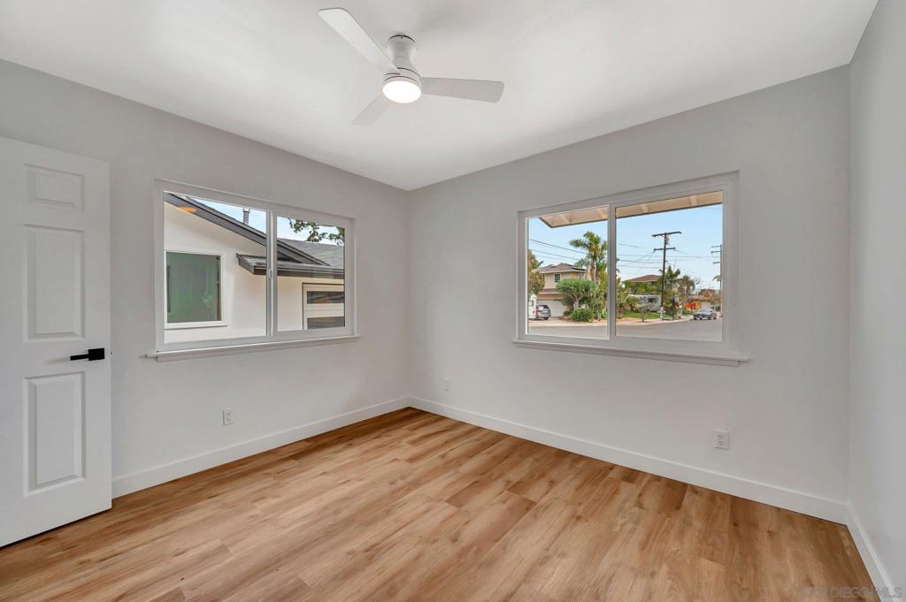 MLS #250034305SD img 33