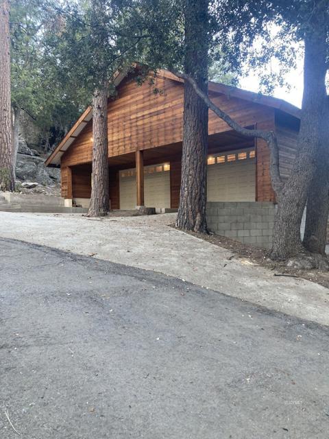 25500 Foster Lake Road, Idyllwild CA: https://media.crmls.org/mediaz/2d28cfd5-13ba-42e5-b012-6b4131153ec0.jpg